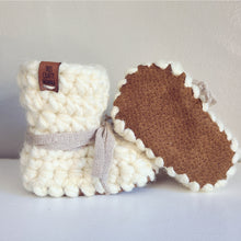 Load image into Gallery viewer, Baby Slipper Booties